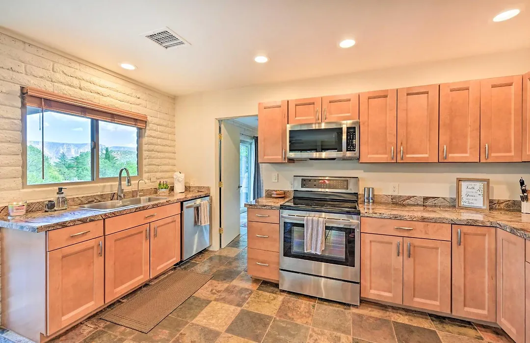Patio & Panoramic Desert Views: Sedona Getaway!-1